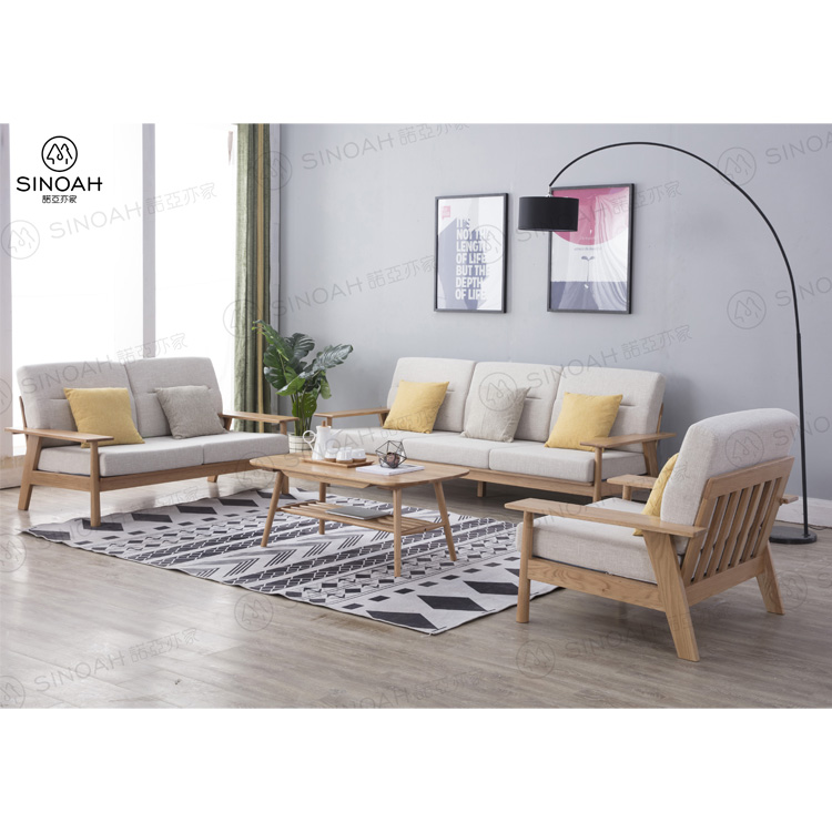 Traditioneller Eichen -Couchtisch